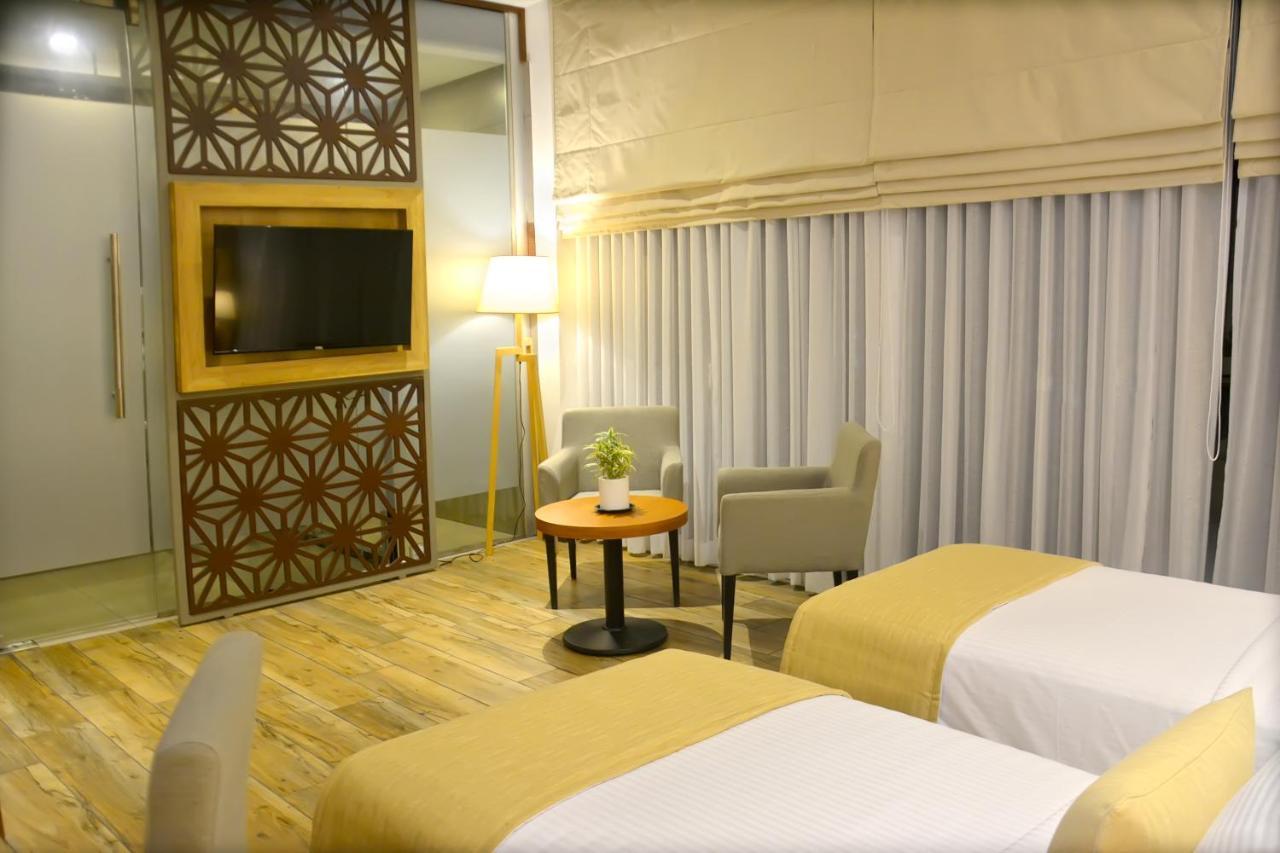 Belmont Boutique Hotel - Free Airport Shuttle Service Негомбо Экстерьер фото